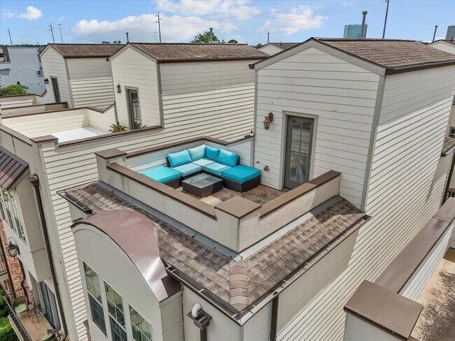 Building Photo - 1616 Rosewood St