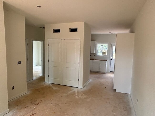 Building Photo - New Construction 2 Bedroom 1 Bath apartment in Downtown Clover