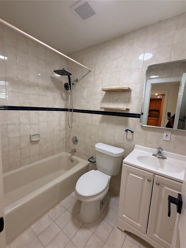 Building Photo - 5900 SW 6th St