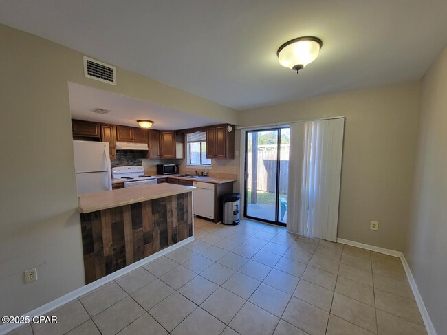 Building Photo - 4466 E Hwy 98