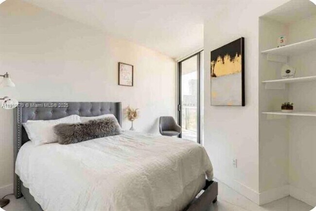 Building Photo - 501 NE 31st St