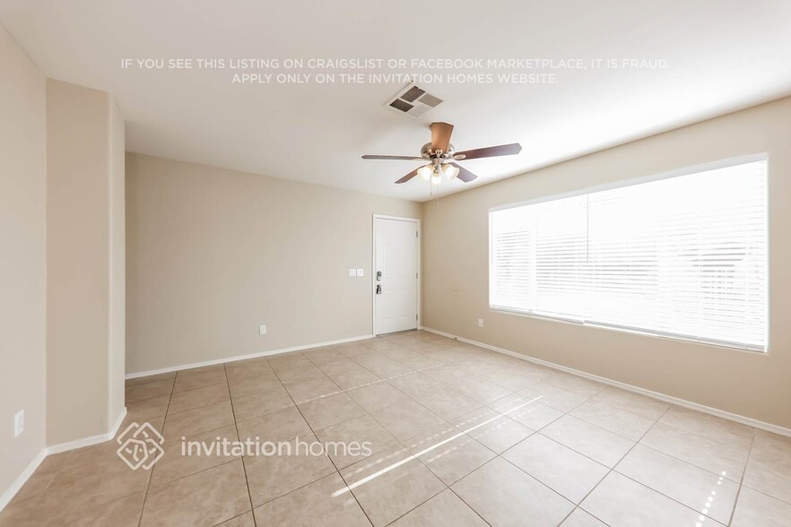 Building Photo - 3215 W Salter Dr