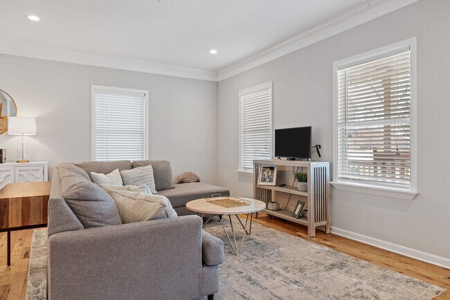 Building Photo - Open Layout home in Maynor Place