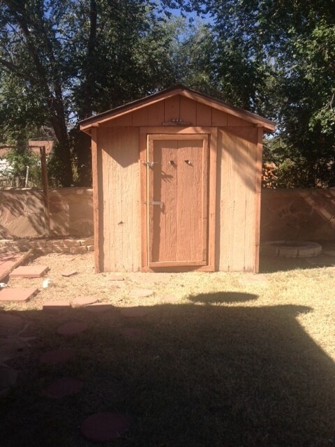 Building Photo - CLASSIC HOME CORNER LOT HARDWOOD FLOORS