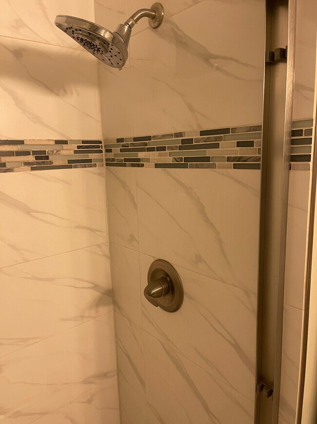 Building Photo - 515 N Nicholson Ave