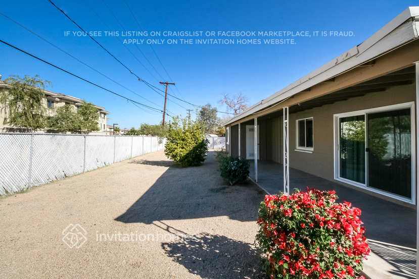 Building Photo - 7420 E Belleview St