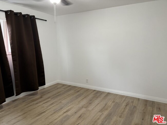 Building Photo - 3113 W 109th St