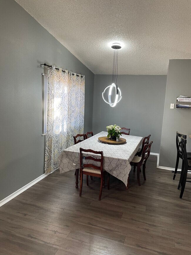 Building Photo - 3735 Misty Meadows Dr