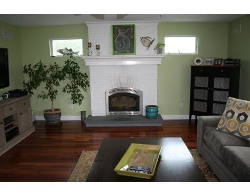 Building Photo - 14 Girard Way