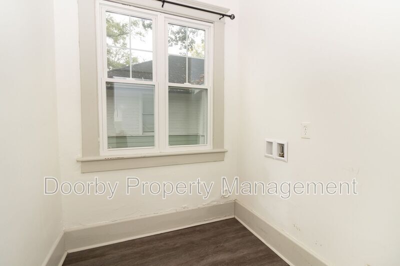 Building Photo - 2304 Chamberlain Ave.