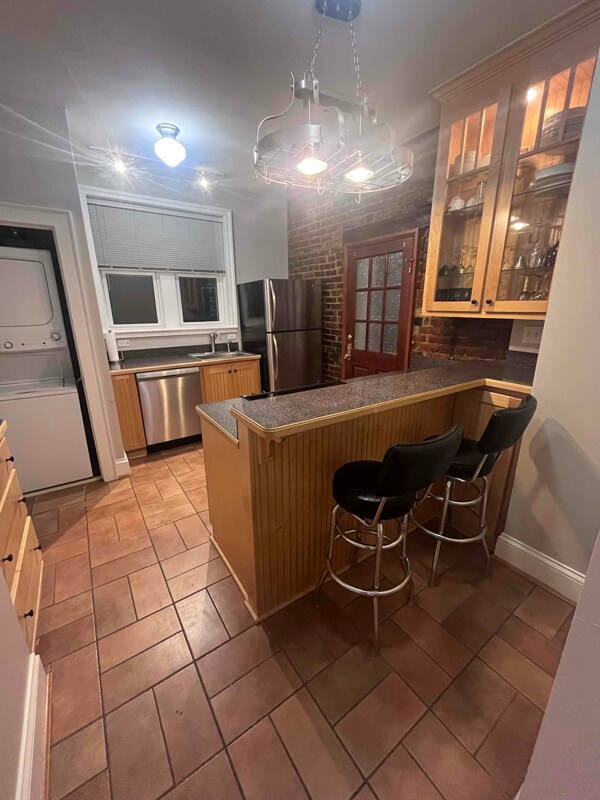 Building Photo - 1409 Colonial Ave