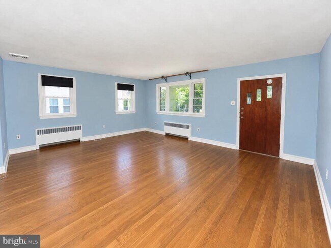 Building Photo - 6797 Lawnton St