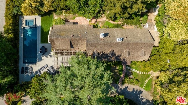 Building Photo - 23057 Sylvan St