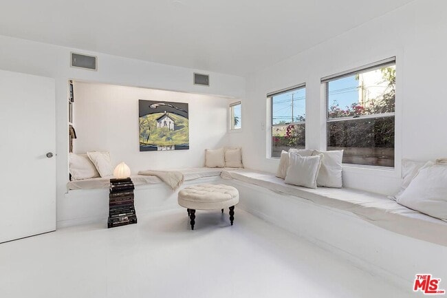 Building Photo - 409 Westminster Ave