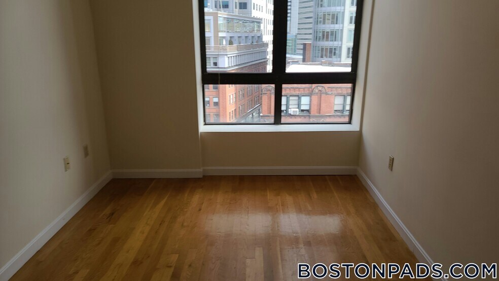 Building Photo - 81 Essex St