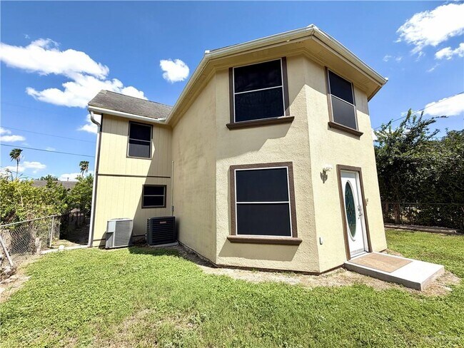 Building Photo - 404 N 16th St