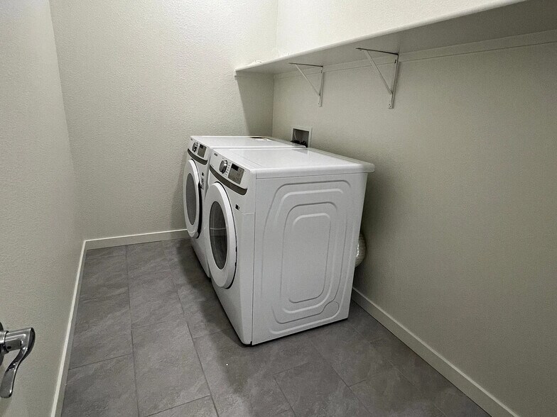 Building Photo - 3050 Lupita Pepper Walk