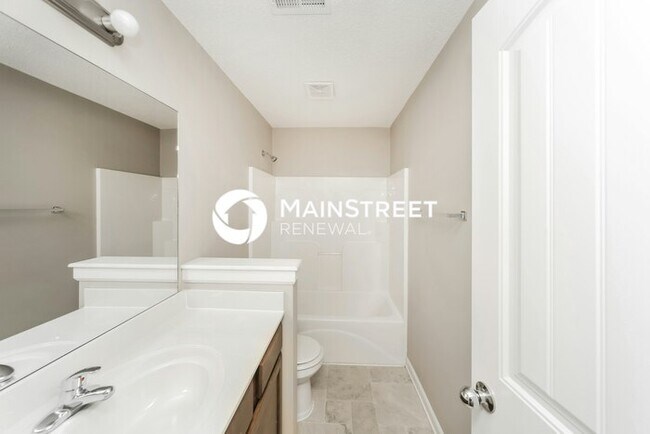 Building Photo - 3 Bedroom Pet-Friendly Home in Memphis, TN with Main Street Renewal