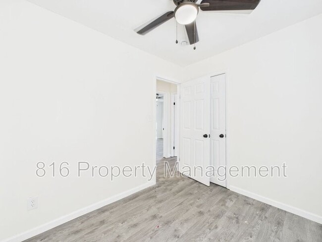 Building Photo - 8506 E 111 St