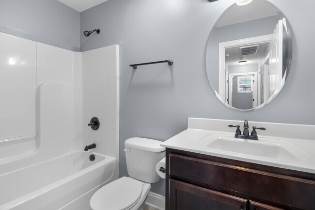 Building Photo - 3375 Cotham Ln