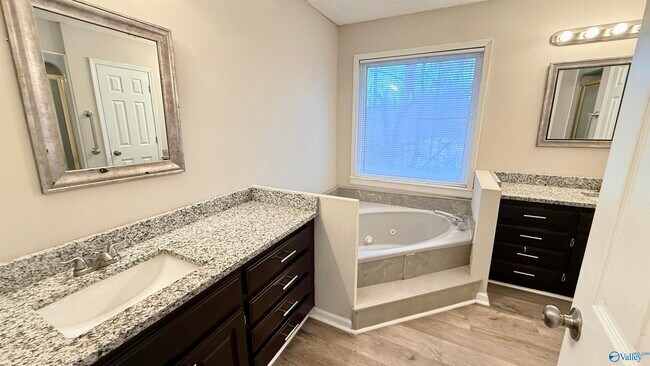 Building Photo - 12011 Bell Mountain Dr SW