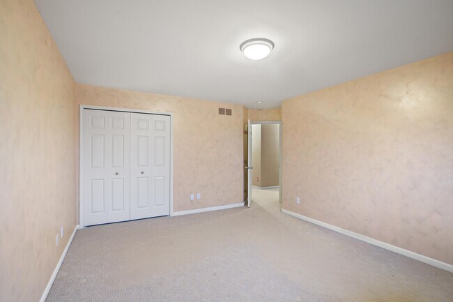 Building Photo - 6569 Whispering Woods Dr