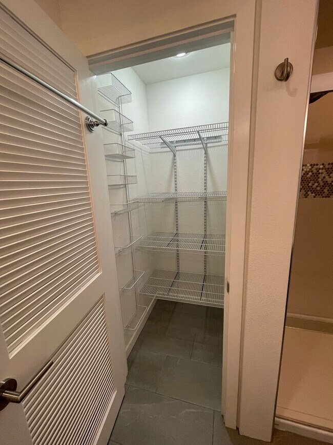 Building Photo - 2 Bed, 2 Bath Serene Waterfront Port Ludlow Condo For Rent!