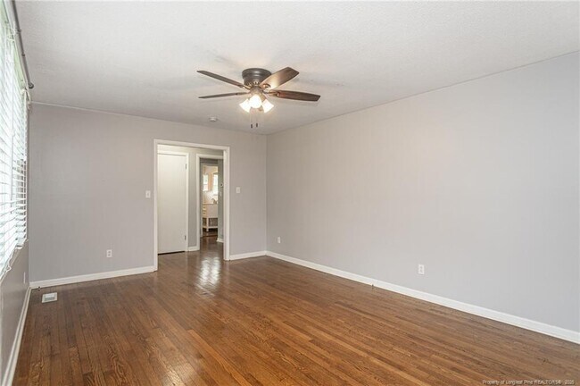 Building Photo - 401 Southwick Dr