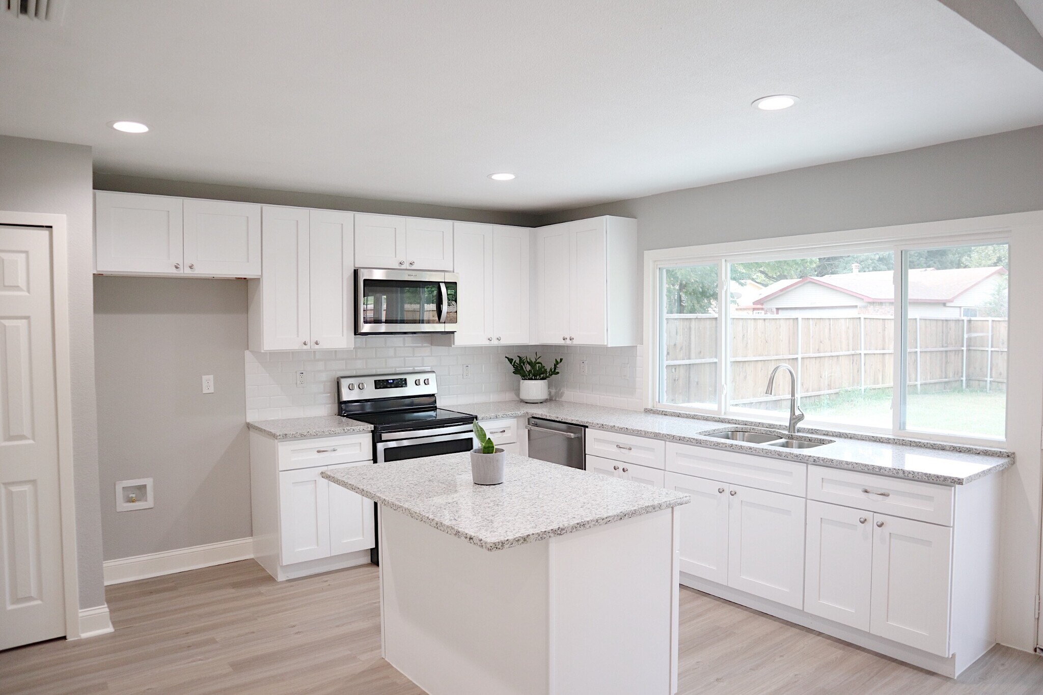 Building Photo - 5212 Fisher Dr