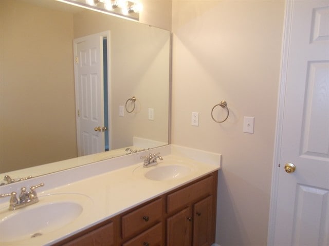 Building Photo - 15502 Carrington Ridge Dr