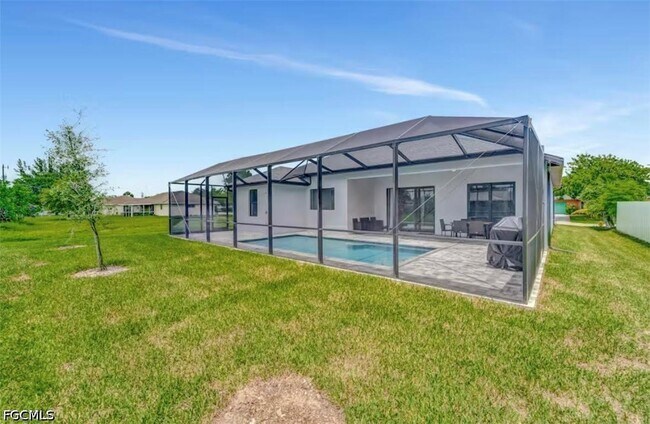 Building Photo - 3222 SW Santa Barbara Pl