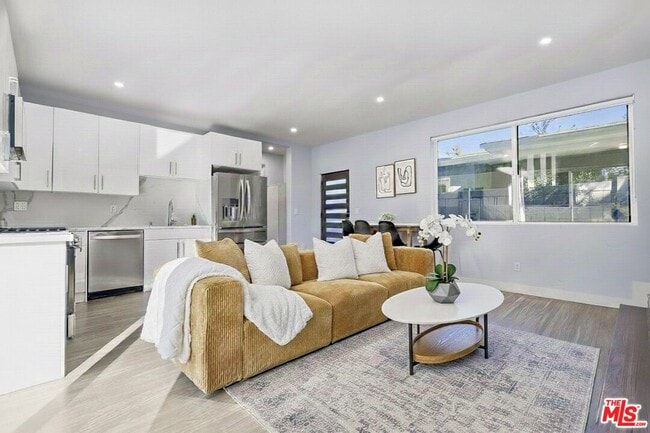 Building Photo - 5149 Fulton Ave