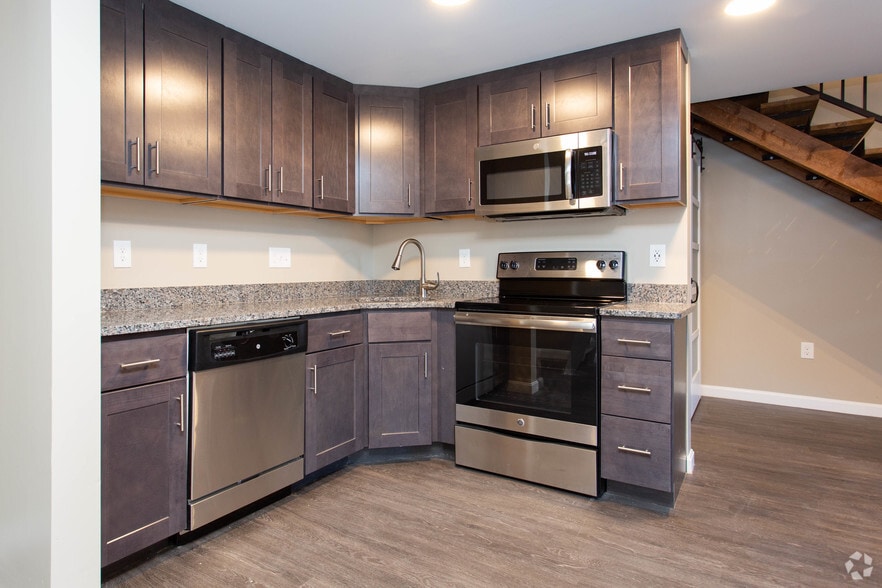 2BR, 1BA - The Concord Lofts