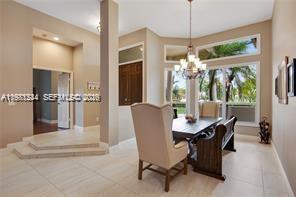 Building Photo - 1884 Classic Dr