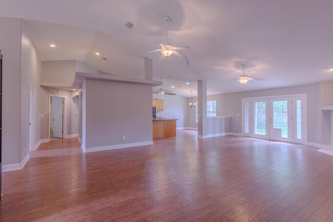 Building Photo - 7303 Frankfort St