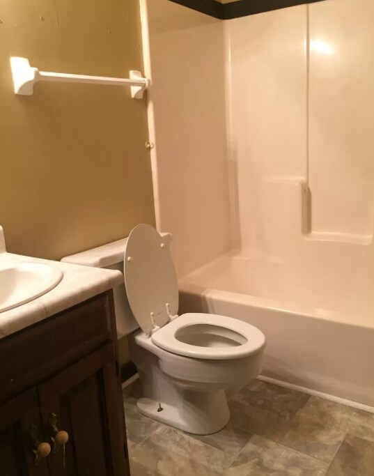 Building Photo - 3136 Tyndall Dr