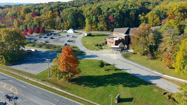 Building Photo - 720 Gheens Ave