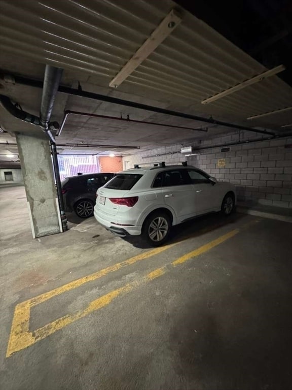 Building Photo - 20 Central St