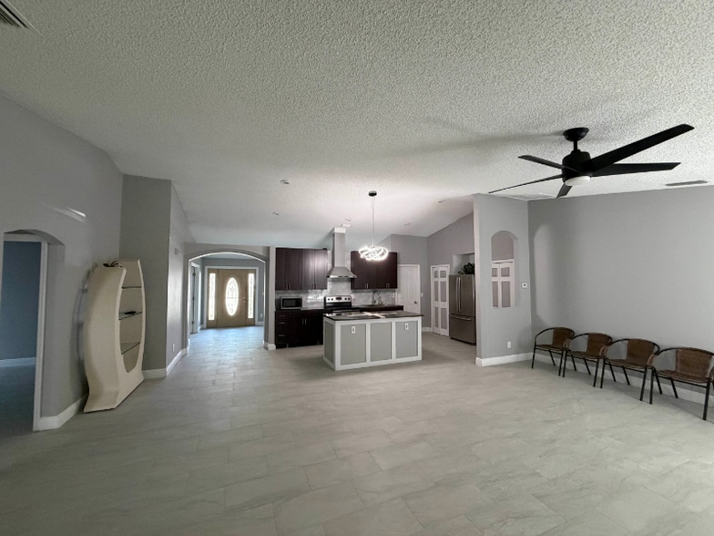 Building Photo - 1743 Laramie Cir