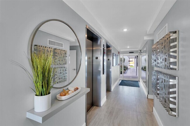 Building Photo - 1610 N Ocean Blvd