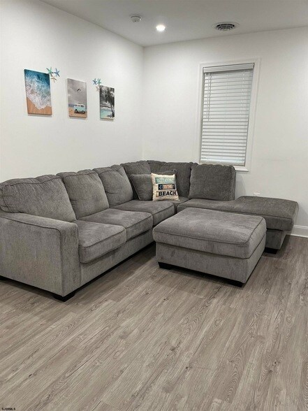 Building Photo - 3 S Richards Ave