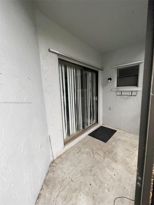 Building Photo - 2718 S University Dr