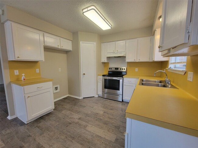 Building Photo - 22431 Coriander Dr