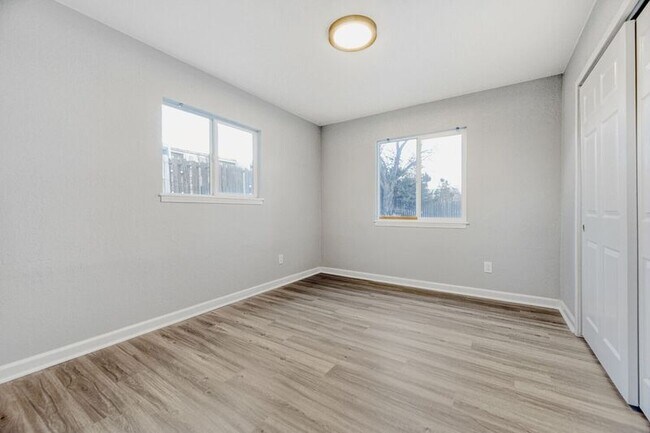 Building Photo - 1120 Mazatlan Cir