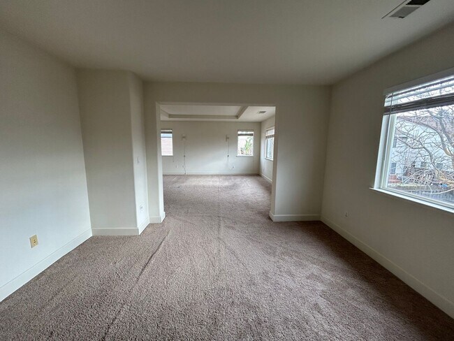 Building Photo - 1454 Azalea Dr