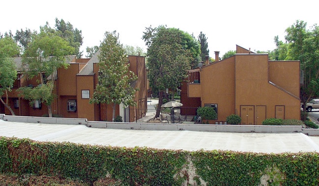 Building Photo - The Brooks of Claremont