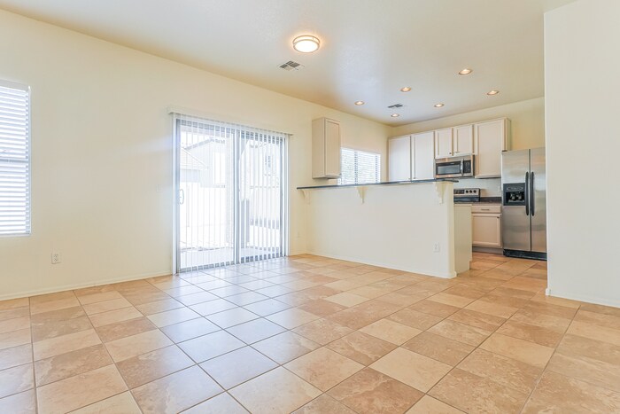 Building Photo - 2668 S Southwind Dr