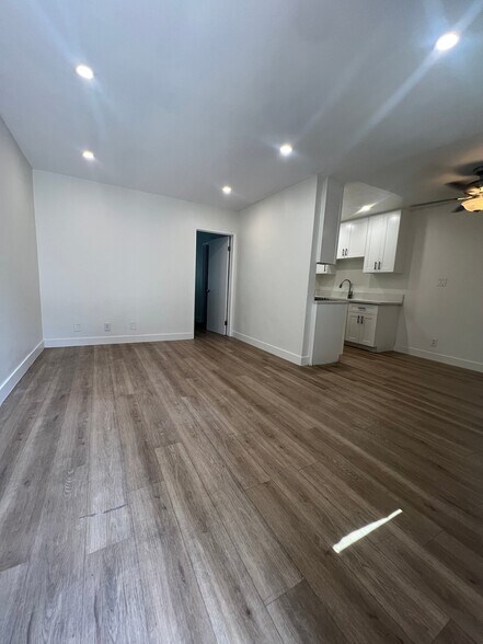 Building Photo - 10761 Palma Vista Ave