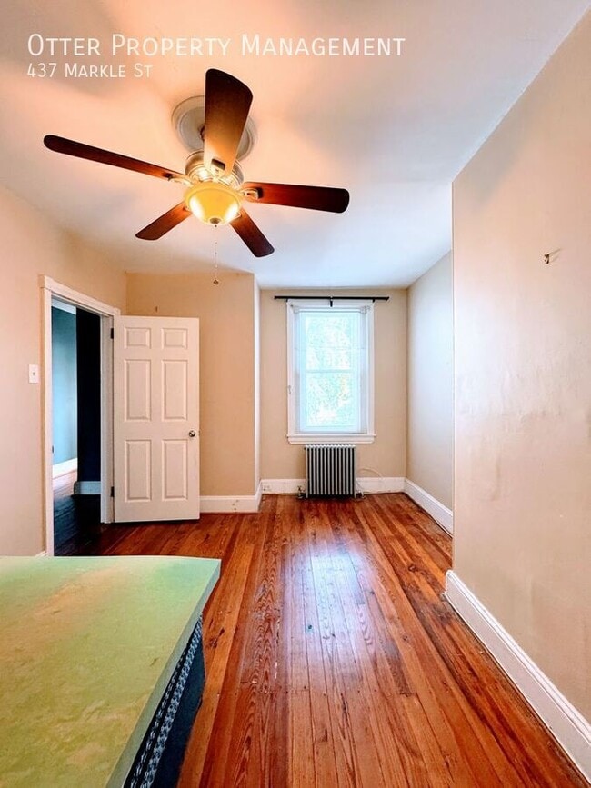 Building Photo - 437 Markle St