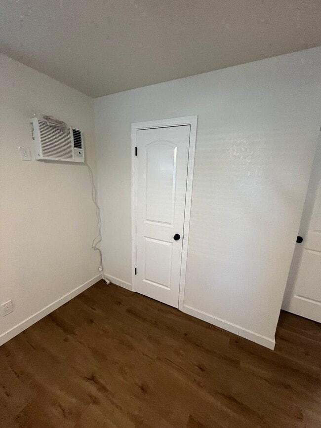 Building Photo - 230 S Murray Ave